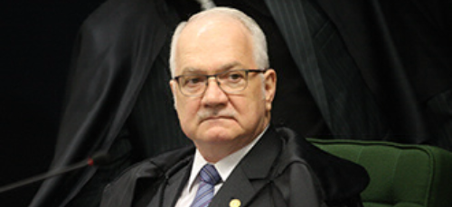 Ministro concede liminar para considerar alta da mãe ou do recém-nascido como marco inicial da licença-maternidade Ministro concede liminar para considerar alta da mãe ou do recém-nascido como marco inicial da licença-maternidade